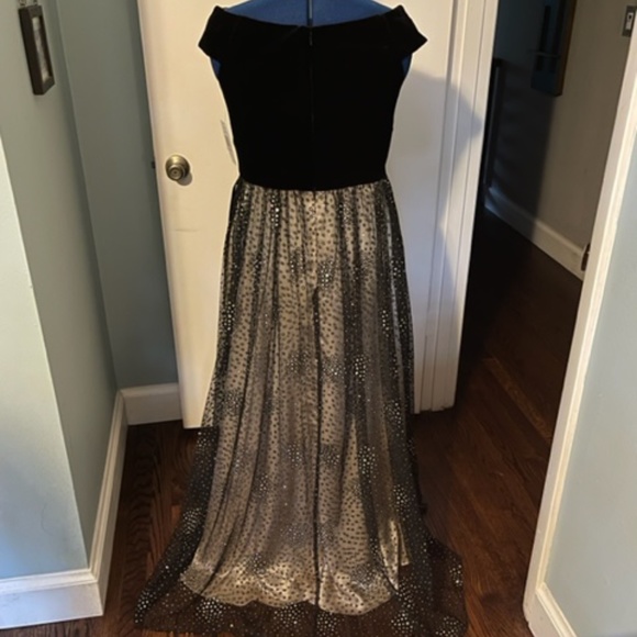 Women's Long Off the Shoulder a-Line Formal Ballgown Dress Size 10 - Picture 3 of 5